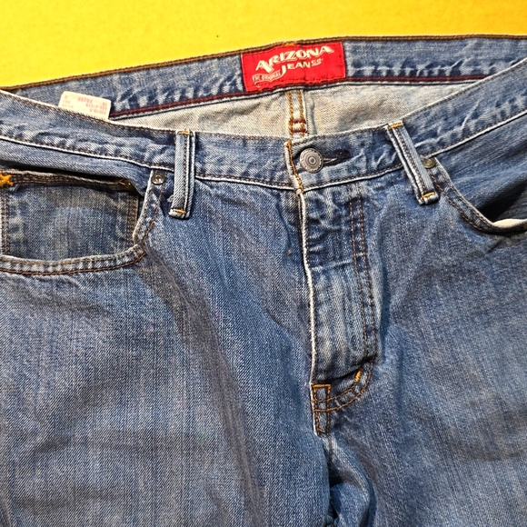 Arizona Jeans. Size 33/30 - Picture 3 of 3